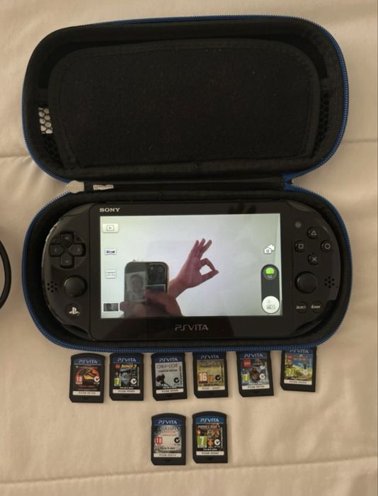 PlayStation Vita Slim Wifi + 8 jogos