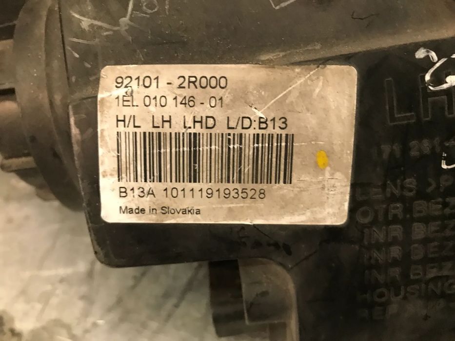 ÓTICA / FAROL HYUNDAI I30 2007-2012 (FUNDO PRETO) - ESQUERDO -