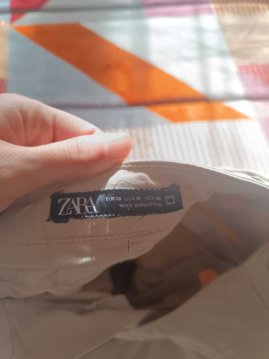 Calças Beje Zara novas