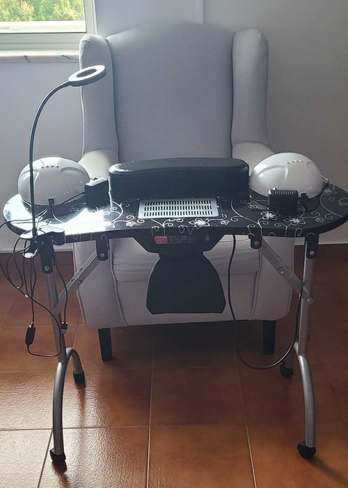 Mesa portatil de manicure com aspirador