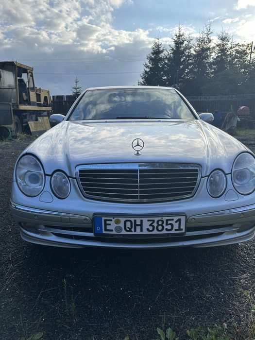 Mercedes E280 3.0 benzyna, 211
