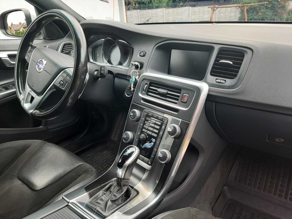 Volvo v60 D-3 R-desing