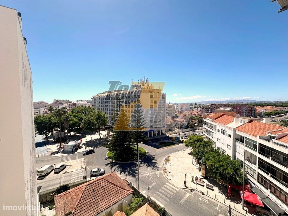 Apartamento T2 totalmente remodelado Costa de Caparica