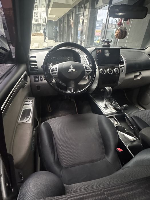 Продам Mitsubishi Pajero Sport 2013