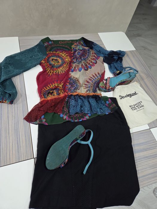 комплект DESIGUAL 250 грн за все.