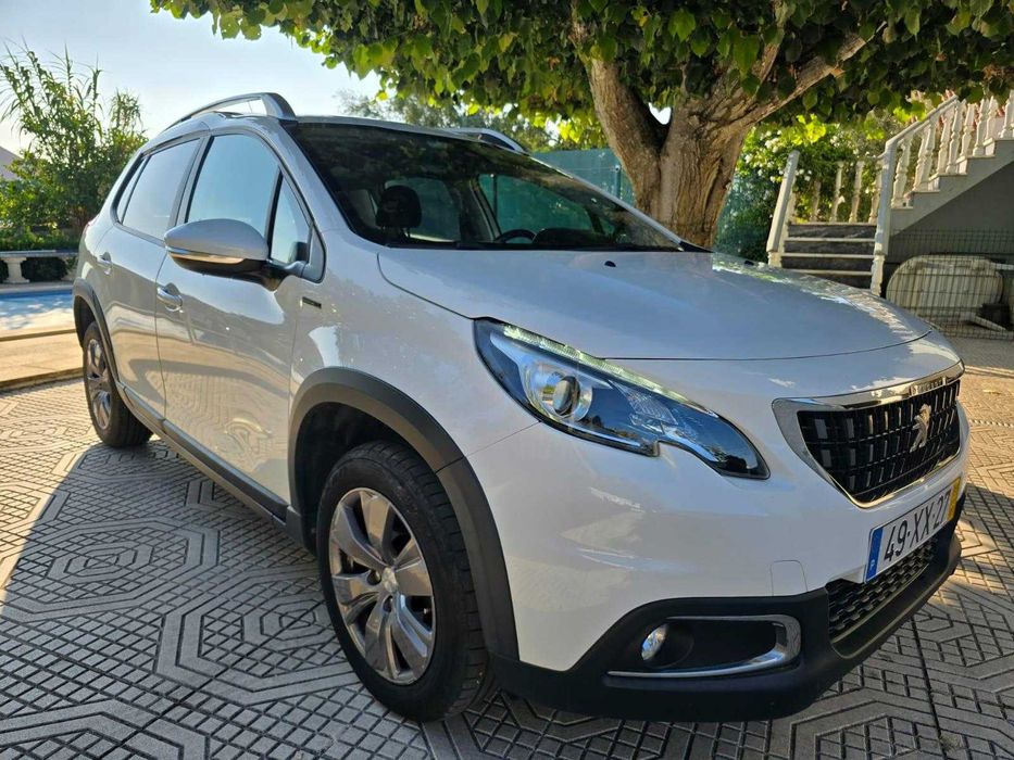 Peugeot 2008 PureTech Signature