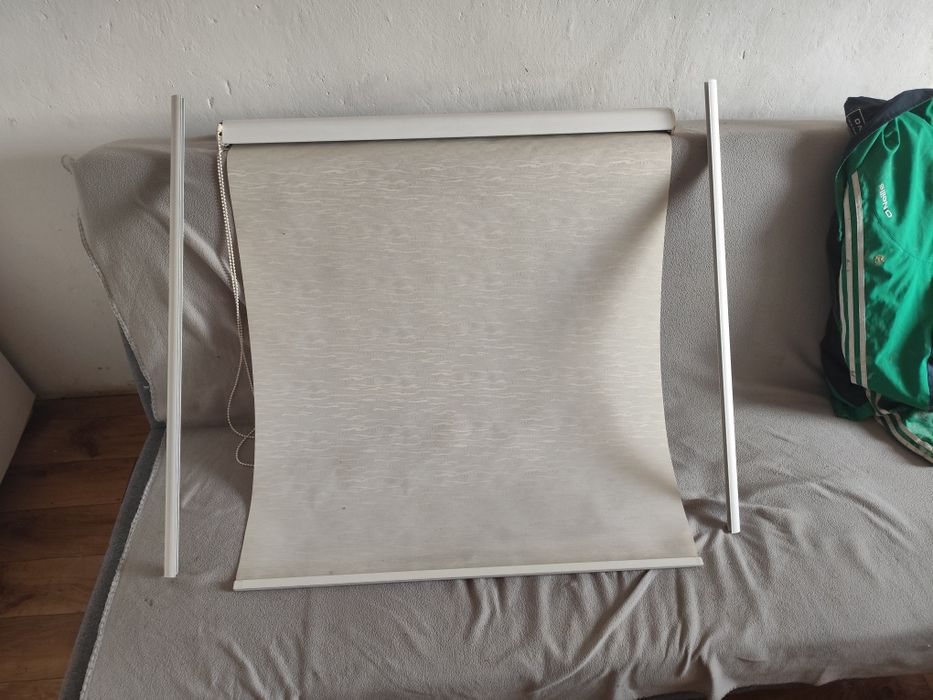 Rolety w kasecie z prowadnicami