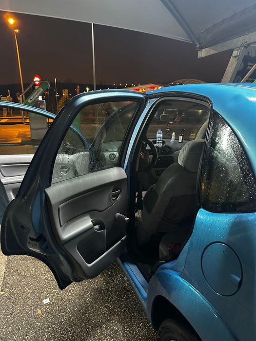 Carro citroen c3 azul