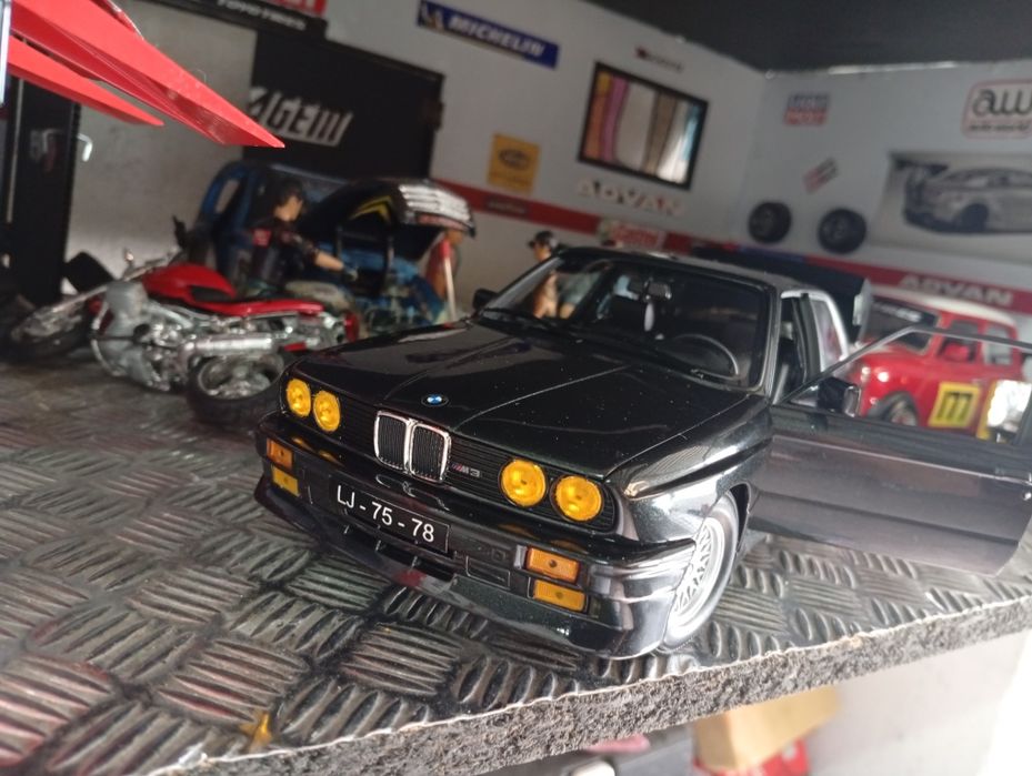 1/18 miniatura BMW E30 M3