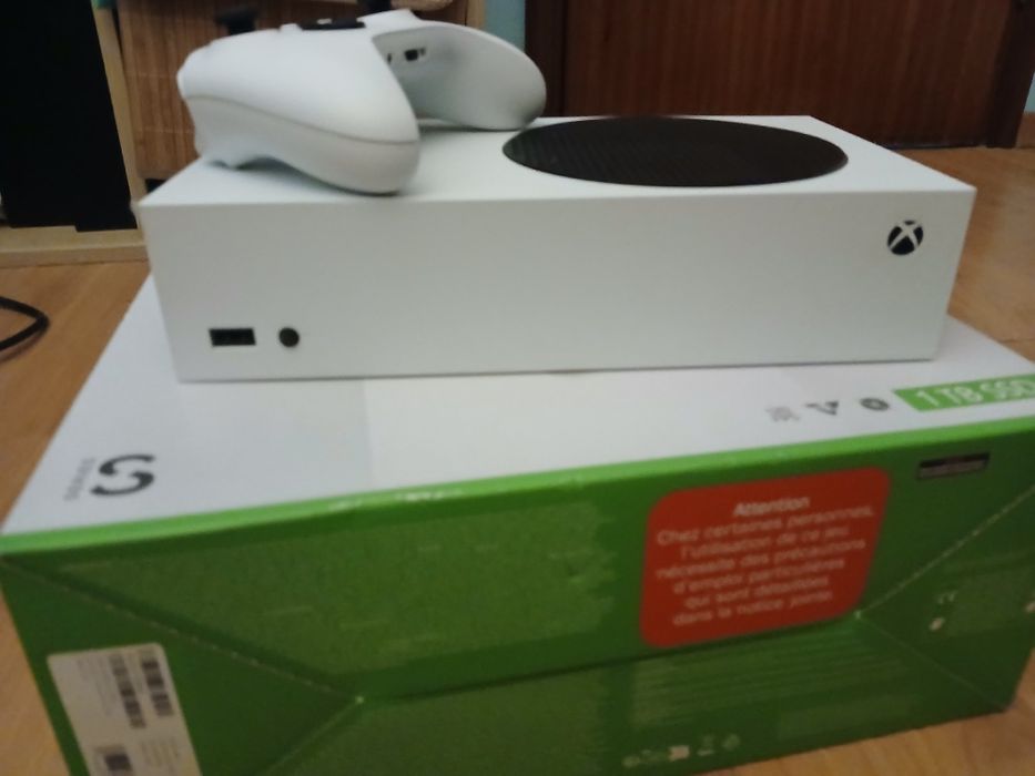 Xbox series S Nova + Caixa + 1TB com os acessórios originais