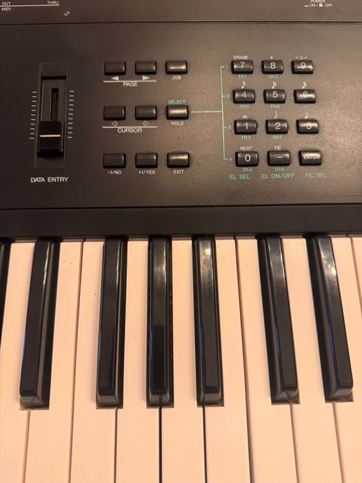 YAMAHA SY55 Music Synthesizer