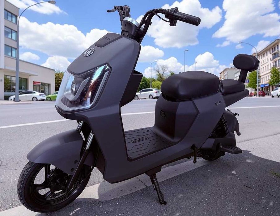 Електроскутер Oscar Amir 800W 48V 20Ah Li-ion двомісний електробайк графіт