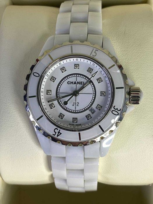 Часы женские Chanel J12 White Quartz 33mm