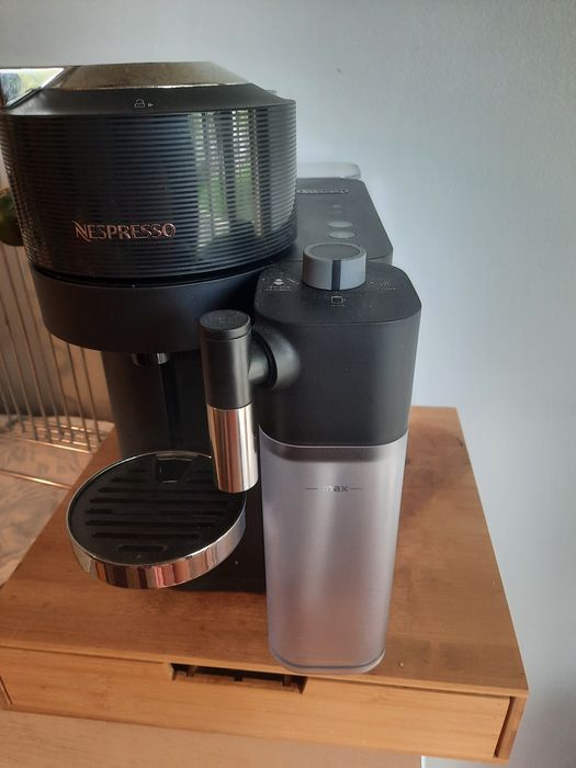 Maquina de Café Nespresso gran Lattissima