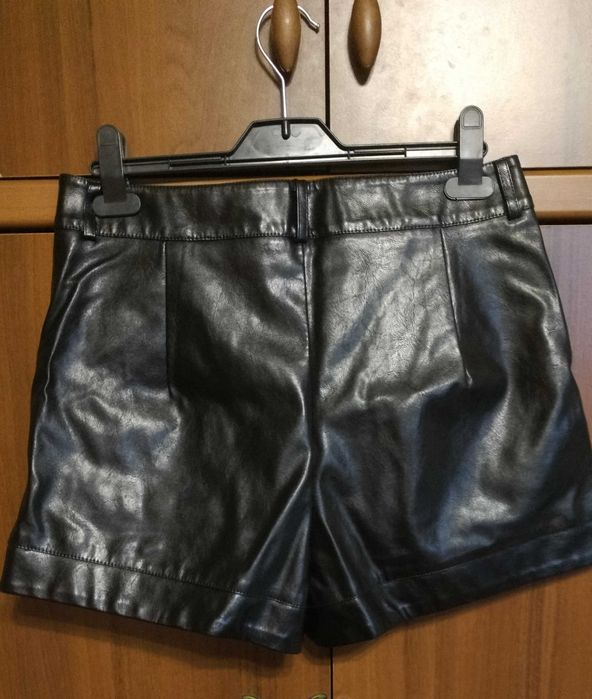 Шкіряні жіночі шорти нові