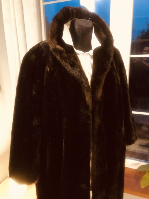 Futro płaszcz brązowe
