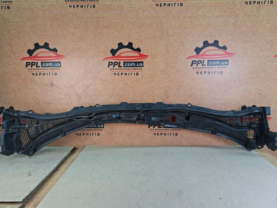 Mazda 3 BL 2009-2013 Жабо пластик под лобовое стекло BBM4-507R1