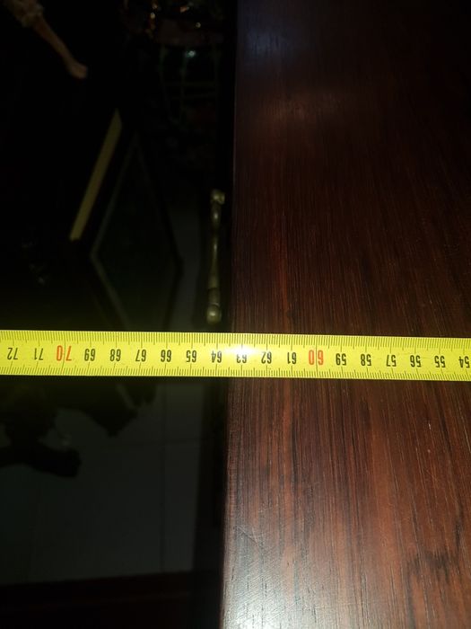 Imponente comoda em madeira de pau santo