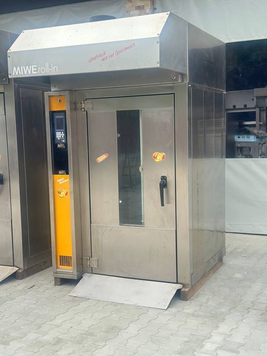 Професійна ротаційна піч MIWE roll-in e+ для пекарні та кондитерської
