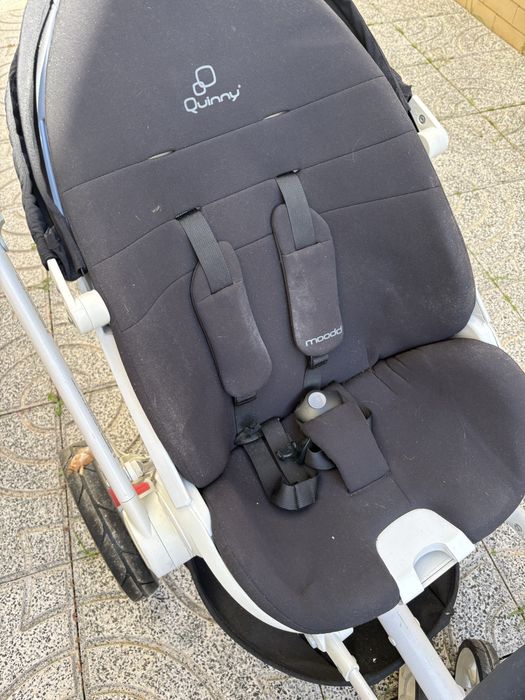 Carrinho de bebé Quinny Moodd usado em bom estado