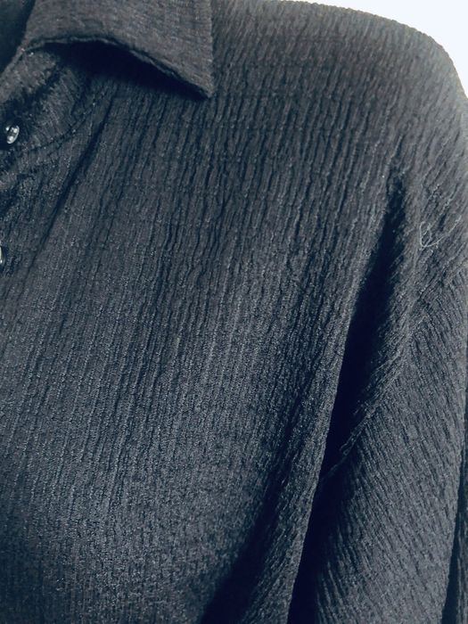 Czarna sukienka koszulowy krój