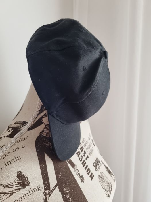 PORTES GRÁTIS - Boné Preto da Bershka