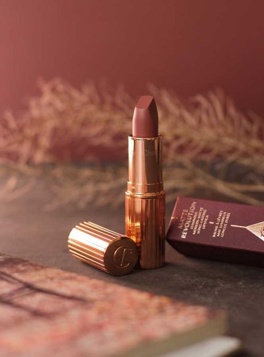 Помада Charlotte Tilbury Matte Revolution Lipstick. Оригінал