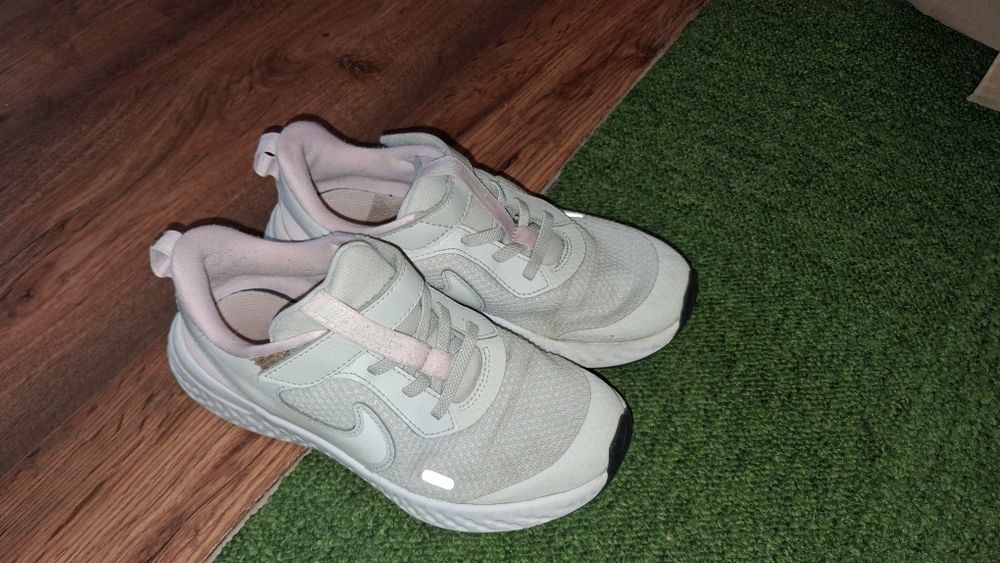 Adidasy Nike rozm 33