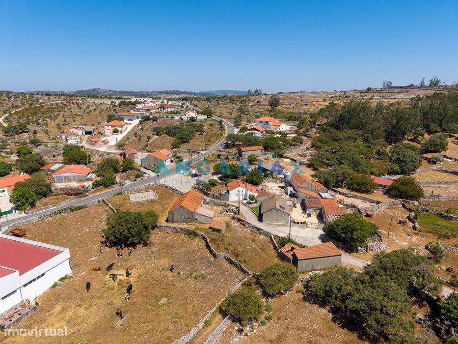 ANG1661 - Moradia T2 para Venda em São Bento, Porto de Mós