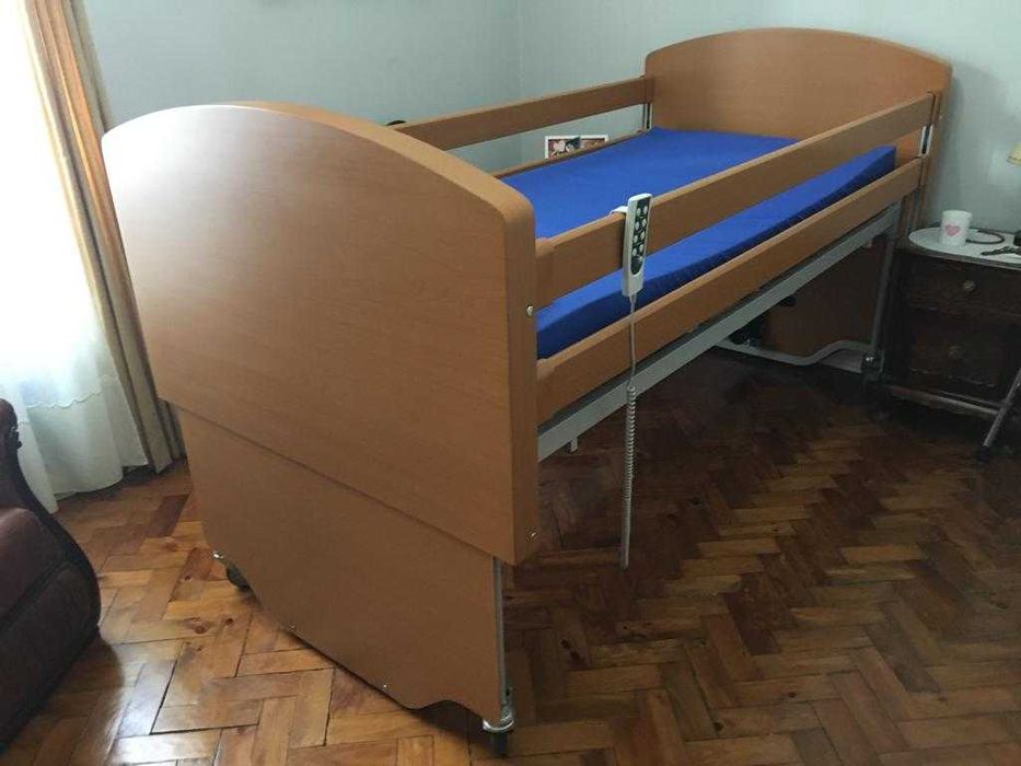 Cama elétrica articulada e elevatória com colchão anti-escaras