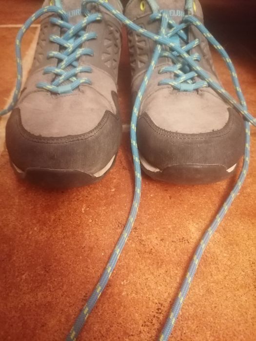 Buty sportowe Elbrus, skóra r. 38