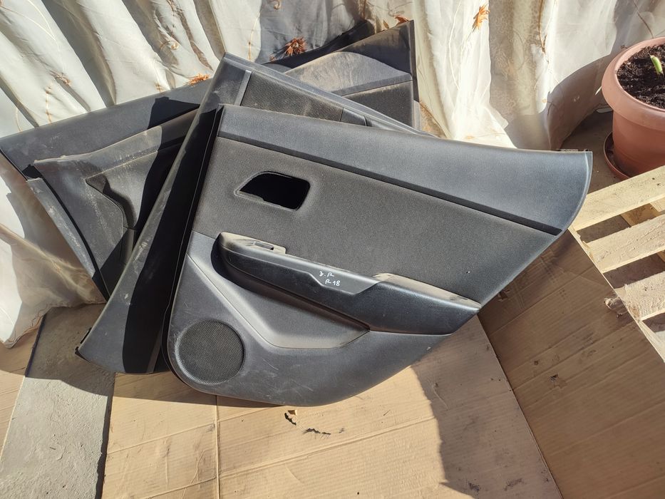 Карти обшивка дверей передньої правої лівої задньої Хундай Акцент Кіа