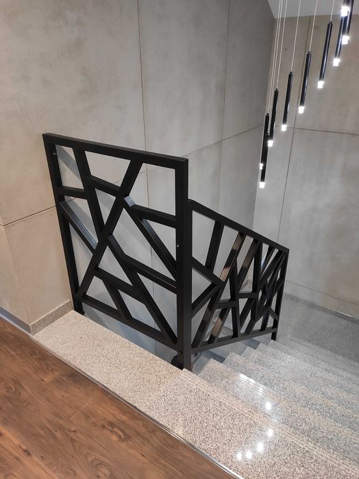Balustrady wewnętrzne na wymiar – stalowe, loft, schody | Wrocław