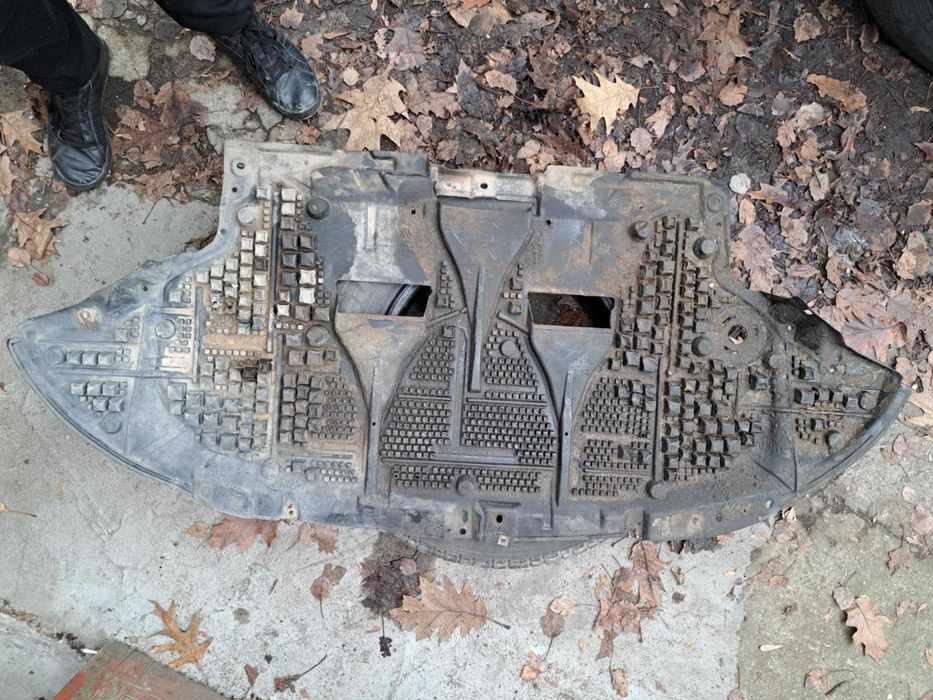 audi a4b6 osłona pod silnik 3.0 Benzyna