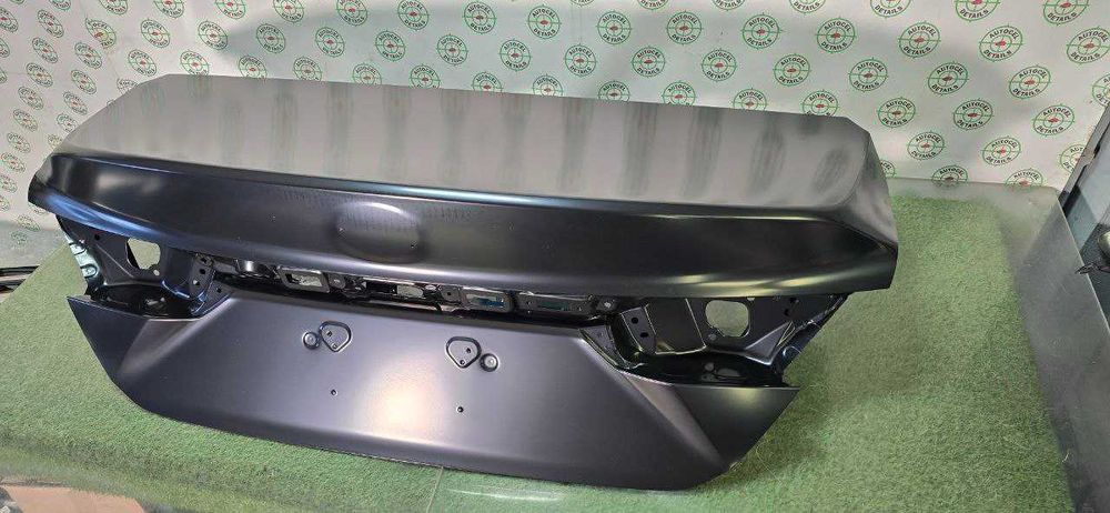 Кришка багажника TOYOTA CAMRY  XV80 Тойота Камрі ляда 80ка багажнік