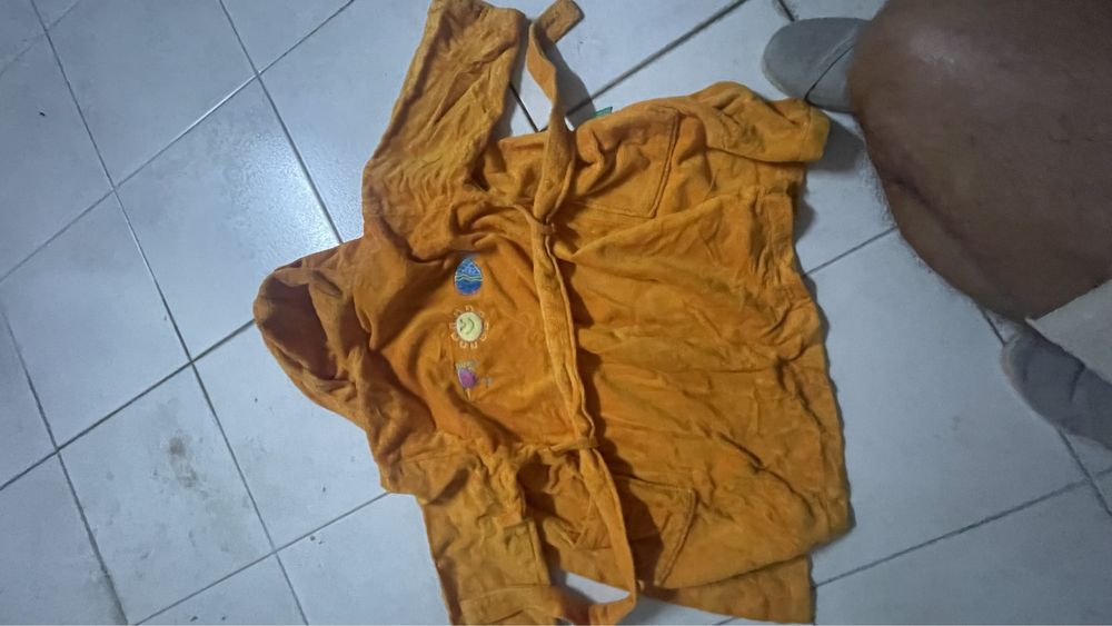 Roupao de crianca Benetton 6/7 anos