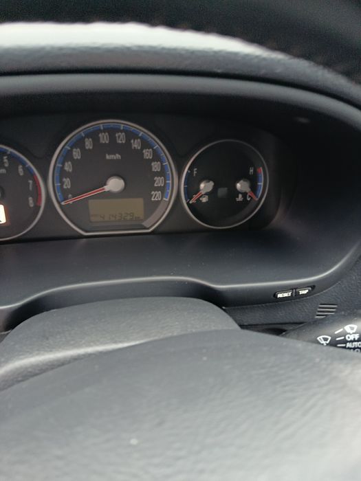 Продається Hyundai Santa FE надійне, обслужена сімейне авто.