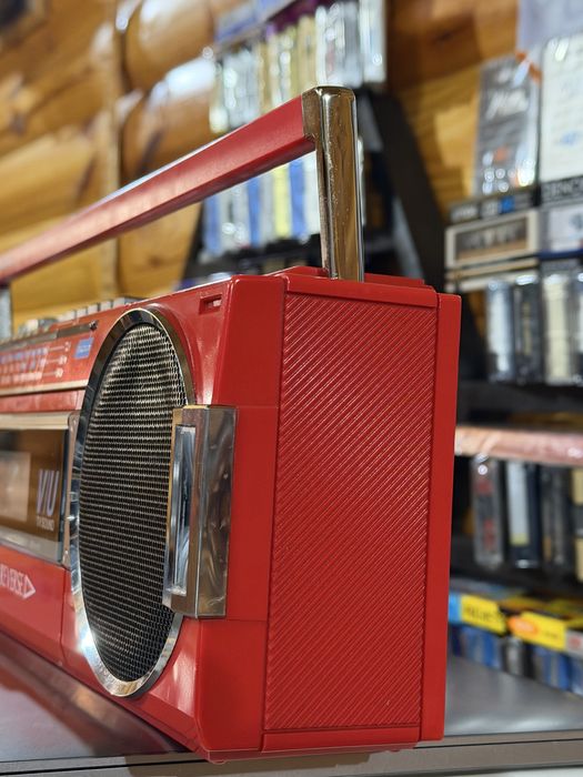 Продам магнитолу Sony CFS-V11