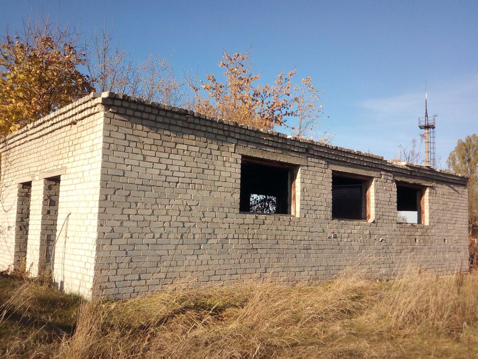 Кирпичный гараж с жб плитами под разборку.