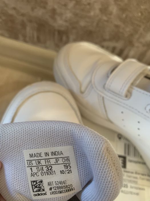 Кросівки Adidas. Розмір 33,34