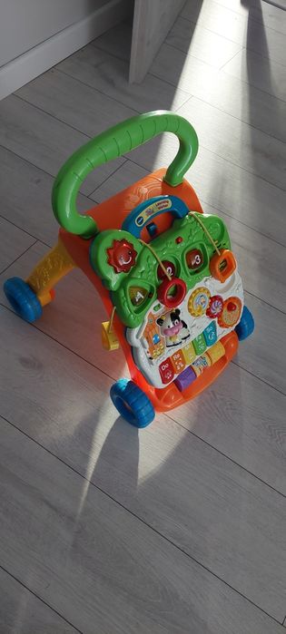 Pchacz/ jeździk Vtech do nauki chodzenia