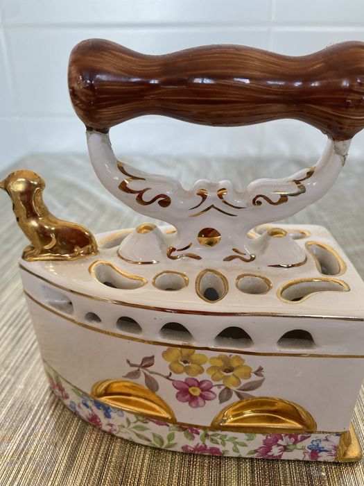 Ferro antigo de porcelana trabalhao de alcobaça