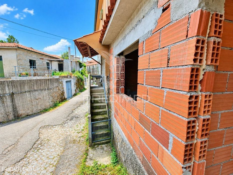 Moradia em Estrutura em Rossas, Vieira do Minho