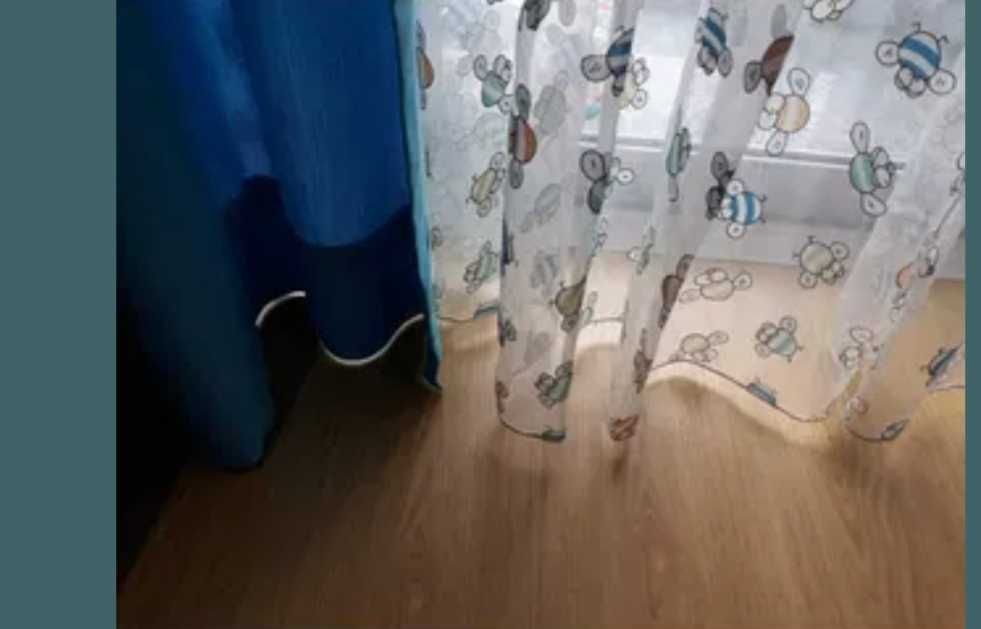 Cortina quarto criança bastante grande