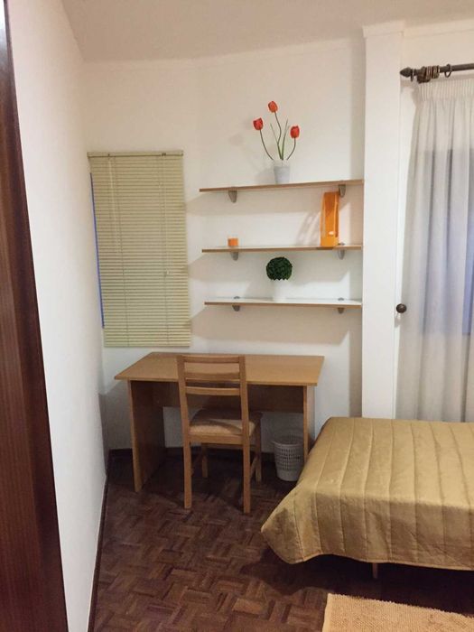 Arrendo quarto Av. Mq de Pombal LEIRIA DESPESAS INCLUIDAS