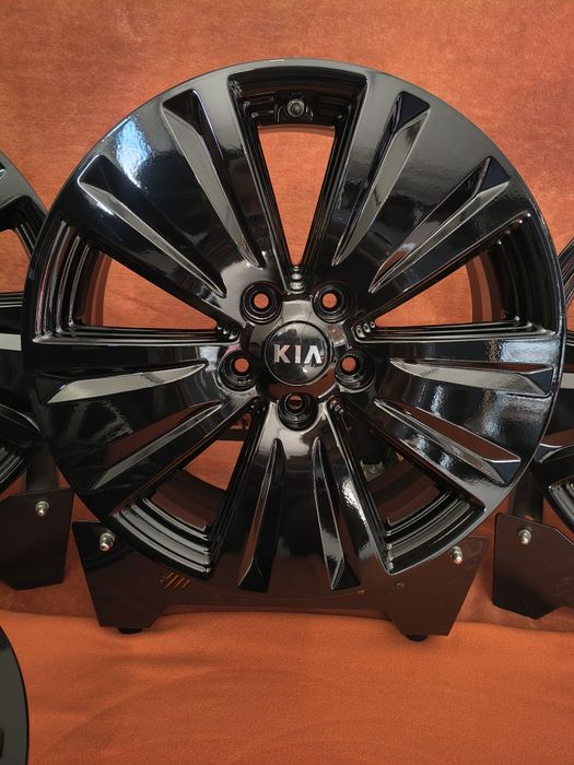 Felgi aluminiowe 18 ' 5x114,3 Kia -Czarny połysk -