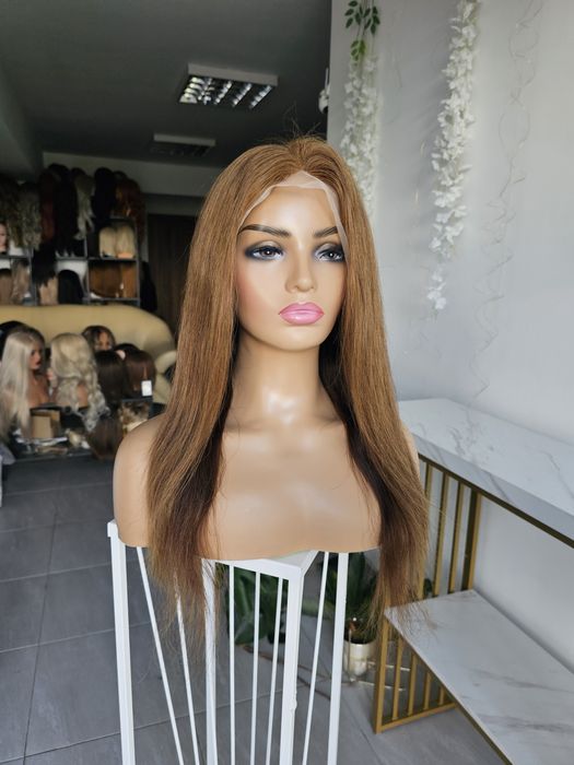 Długa peruka z włosów naturalnych Laura zmiana przedziałka 60 cm lacefront brąz