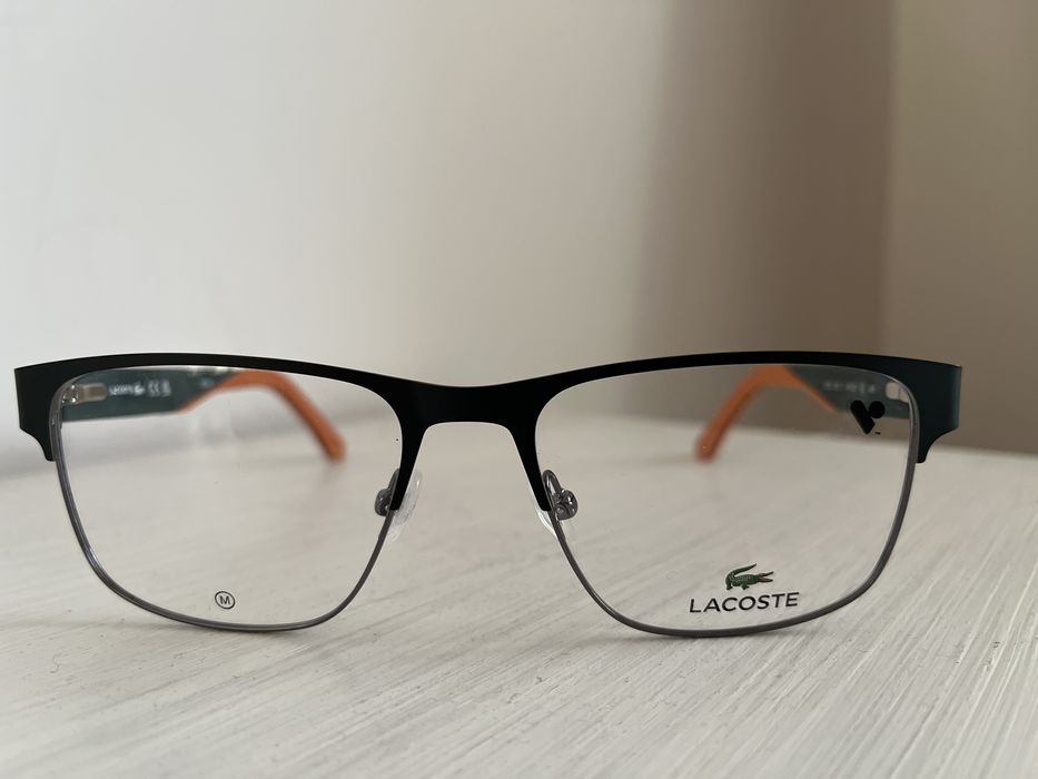 Oprawki marki Lacoste