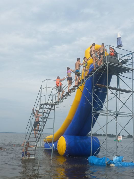 Гірка водна надувна