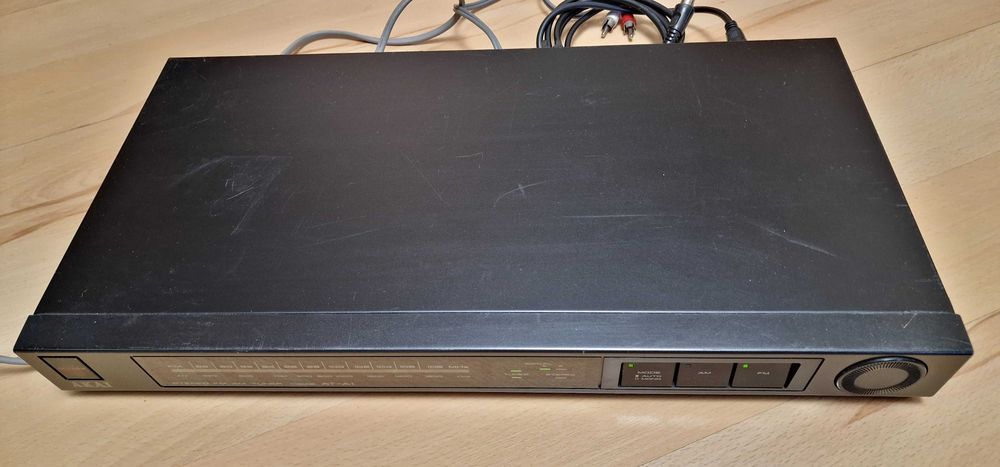 Tuner radiowy Akai AT-A1